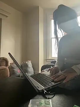 Snapshot of Chloexx69 chatting on November 21, 2025, 2:27 pm Chloexx69 online show from November 21, 2025, 2:27 pm