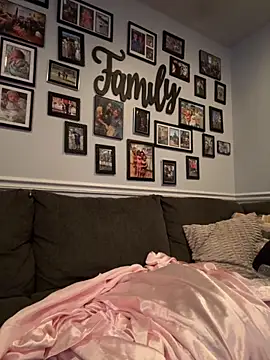 Snapshot of Chloexx69 chatting on December 2, 2025, 1:00 am Chloexx69 online show from December 2, 2025, 1:00 am