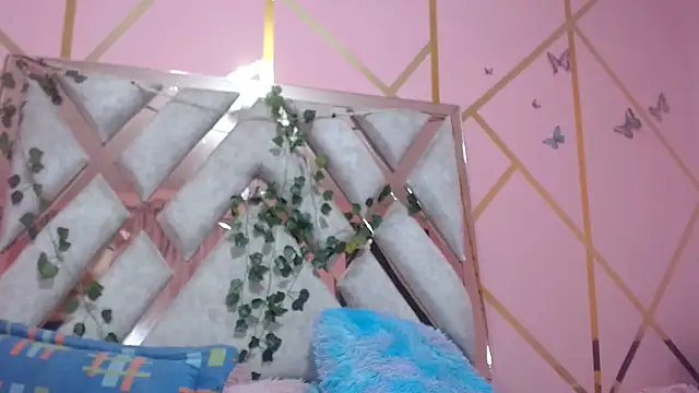 Snapshot of nadescomthxx chatting on February 11, 2025, 6:40 am nadescomthxx online show from February 11, 2025, 6:40 am