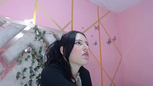 Snapshot of nadescomthxx chatting on February 11, 2025, 9:53 am nadescomthxx online show from February 11, 2025, 9:53 am