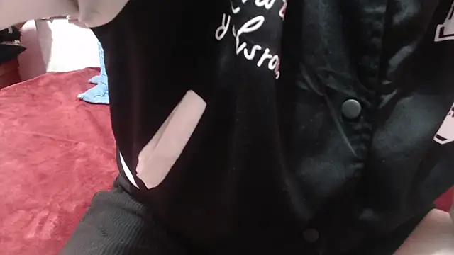 Snapshot of nadescomthxx chatting on October 21, 2025, 1:45 pm nadescomthxx online show from October 21, 2025, 1:45 pm