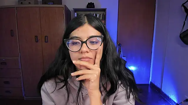 valerie  skyy online show from January 24, 2025, 4:48 am