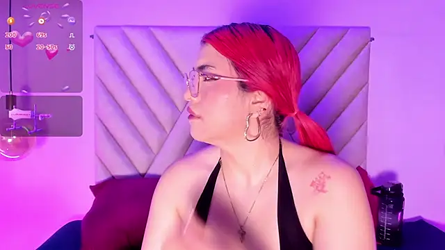 EmmaSwift  online show from February 6, 2026, 2:05 am