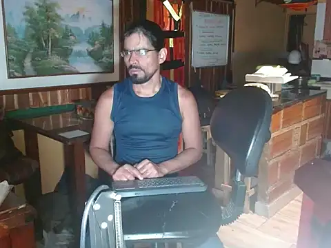 Dr Pocholate84 online show from May 15, 2026, 11:34 pm