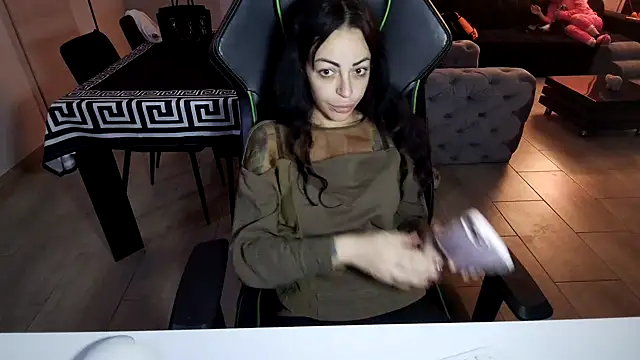 Snapshot of Chloe_Ricci chatting on November 8, 2025, 8:29 pm Chloe Ricci online show from November 8, 2025, 8:29 pm