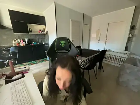 Snapshot of Chloe_Ricci chatting on November 12, 2025, 7:53 am Chloe Ricci online show from November 12, 2025, 7:53 am