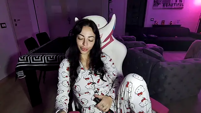 Snapshot of Chloe_Ricci chatting on November 21, 2025, 4:44 am Chloe Ricci online show from November 21, 2025, 4:44 am