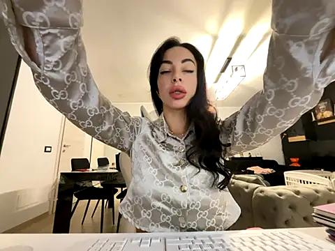 Snapshot of Chloe_Ricci chatting on November 24, 2025, 7:52 am Chloe Ricci online show from November 24, 2025, 7:52 am