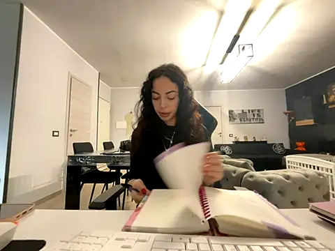 Snapshot of Chloe_Ricci chatting on November 26, 2025, 7:42 am Chloe Ricci online show from November 26, 2025, 7:42 am