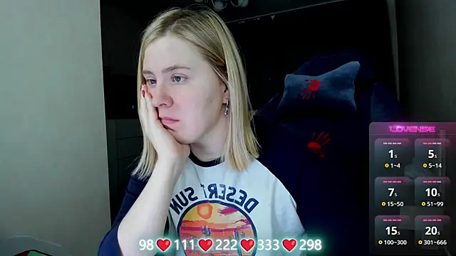 Olivia Munk online show from April 10, 2026, 3:56 am