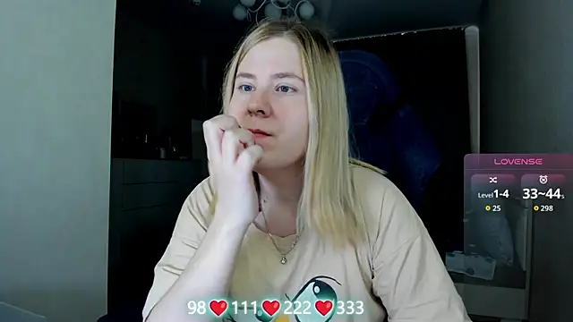 Snapshot of Olivia_Munk chatting on June 11, 2026, 6:33 am Olivia Munk online show from June 11, 2026, 6:33 am