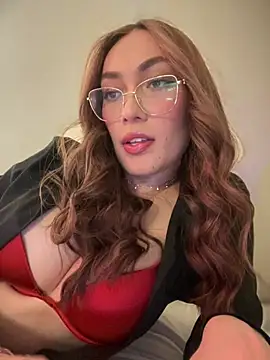 Snapshot of MichelleFerry_ chatting on February 2, 2025, 4:05 am MichelleFerry online show from February 2, 2025, 4:05 am