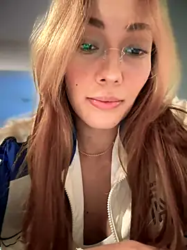 Snapshot of MichelleFerry_ chatting on October 15, 2025, 1:06 am MichelleFerry online show from October 15, 2025, 1:06 am