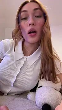 Snapshot of MichelleFerry_ chatting on November 14, 2025, 3:16 am MichelleFerry online show from November 14, 2025, 3:16 am