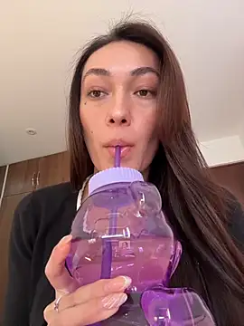 MichelleFerry  online show from February 8, 2026, 10:13 pm