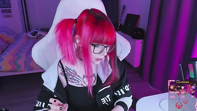 Yumi Youkai online show from November 25, 2025, 10:48 am