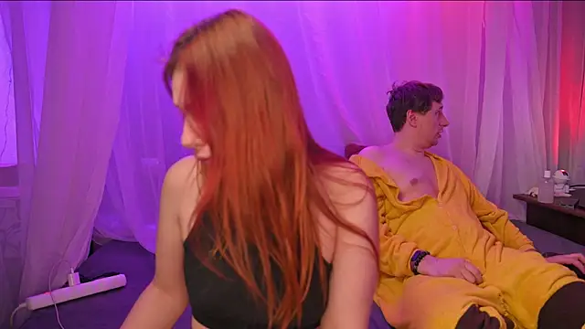 Snapshot of Claudia_and_elon_ chatting on February 14, 2025, 10:36 pm Claudia and elon online show from February 14, 2025, 10:36 pm