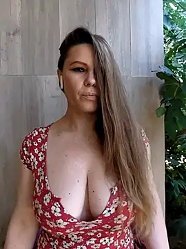 Snapshot of SexyMichellexo chatting on July 3, 2026, 10:43 am SexyMichellexo online show from July 3, 2026, 10:43 am