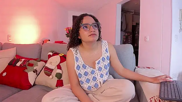 DAHLIA BROWNIE online show from December 5, 2024, 3:15 am