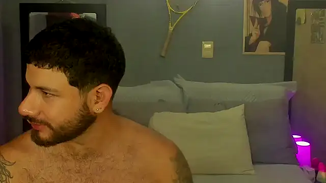 Snapshot of Prometeo-grizzly chatting on January 18, 2025, 8:40 pm Prometeo-grizzly online show from January 18, 2025, 8:40 pm