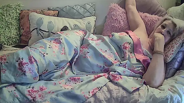 MaggieMoonxxx online show from December 29, 2024, 5:21 am