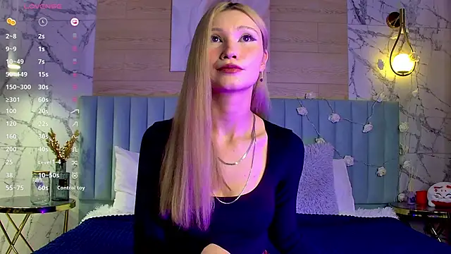 Snapshot of CarolReeves chatting on January 19, 2025, 5:48 am CarolReeves online show from January 19, 2025, 5:48 am