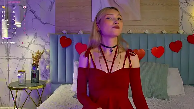 Snapshot of CarolReeves chatting on February 13, 2025, 8:59 am CarolReeves online show from February 13, 2025, 8:59 am