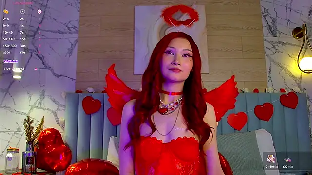 Snapshot of CarolReeves chatting on February 14, 2025, 9:03 am CarolReeves online show from February 14, 2025, 9:03 am