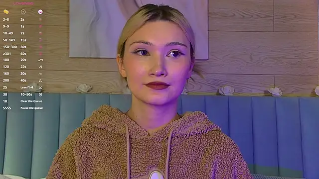 Snapshot of CarolReeves chatting on February 23, 2025, 1:10 pm CarolReeves online show from February 23, 2025, 1:10 pm