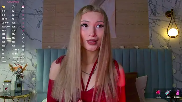 Snapshot of CarolReeves chatting on March 13, 2025, 6:05 am CarolReeves online show from March 13, 2025, 6:05 am