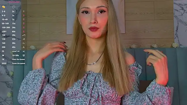 Snapshot of CarolReeves chatting on March 14, 2025, 9:24 am CarolReeves online show from March 14, 2025, 9:24 am