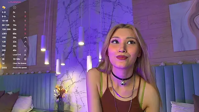 Snapshot of CarolReeves chatting on March 19, 2025, 12:12 pm CarolReeves online show from March 19, 2025, 12:12 pm