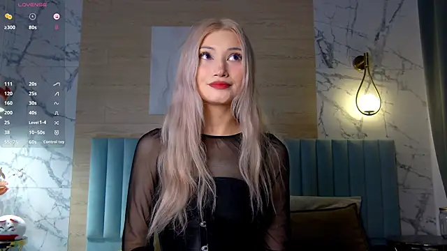 Snapshot of CarolReeves chatting on September 21, 2025, 5:31 am CarolReeves online show from September 21, 2025, 5:31 am