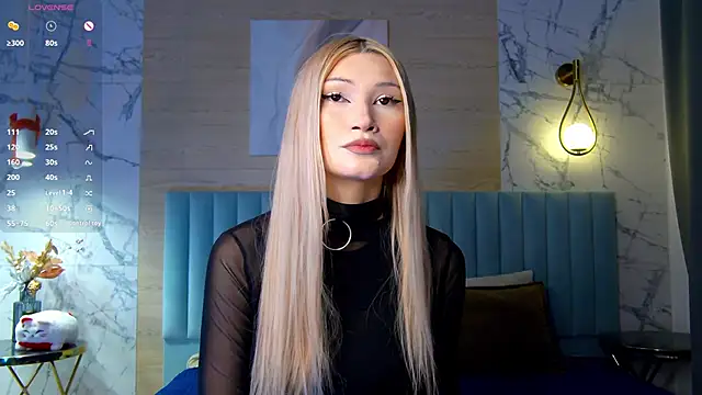 Snapshot of CarolReeves chatting on October 9, 2025, 5:49 am CarolReeves online show from October 9, 2025, 5:49 am