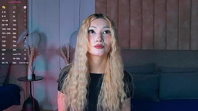 Snapshot of CarolReeves chatting on November 14, 2025, 6:12 am CarolReeves online show from November 14, 2025, 6:12 am