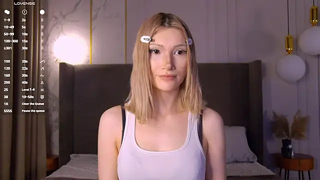 CarolReeves online show from July 2, 2026, 4:57 pm