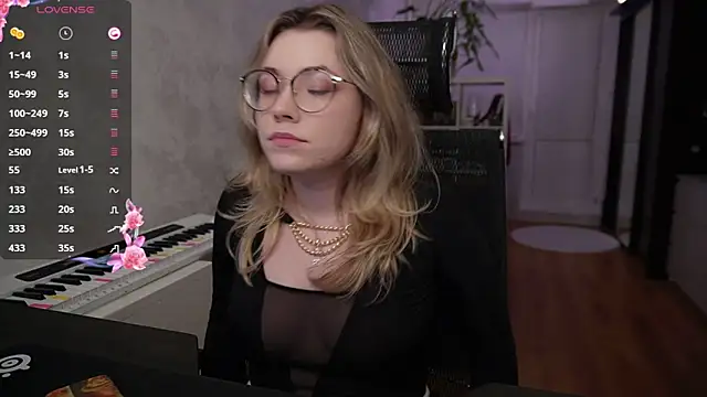 Snapshot of RemyCute chatting on January 30, 2025, 9:58 pm RemyCute online show from January 30, 2025, 9:58 pm