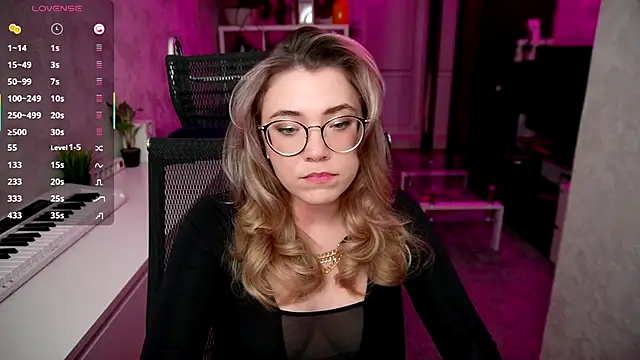 Snapshot of RemyCute chatting on September 27, 2025, 7:30 pm RemyCute online show from September 27, 2025, 7:30 pm