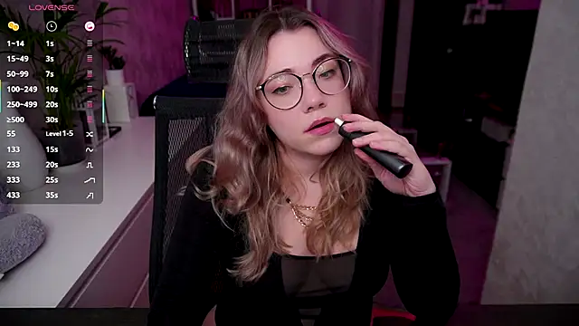 Snapshot of RemyCute chatting on October 20, 2025, 7:03 pm RemyCute online show from October 20, 2025, 7:03 pm