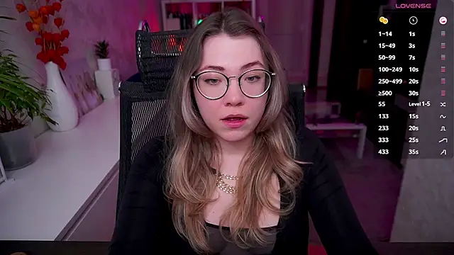 RemyCute online show from April 19, 2026, 5:23 pm