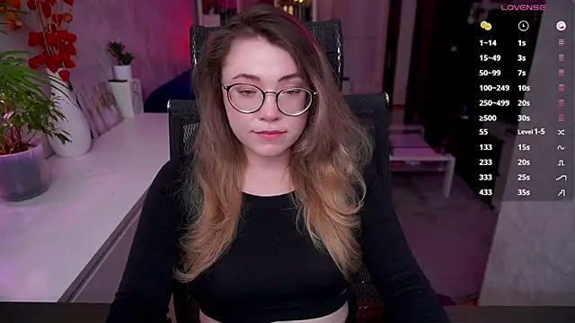 Snapshot of RemyCute chatting on May 12, 2026, 7:55 pm RemyCute online show from May 12, 2026, 7:55 pm