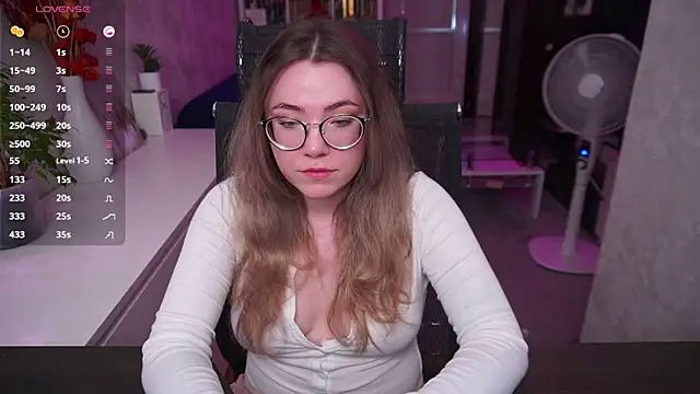 Snapshot of RemyCute chatting on June 12, 2026, 11:53 am RemyCute online show from June 12, 2026, 11:53 am