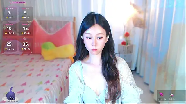 Aimee-520 online show from May 26, 2026, 7:37 am