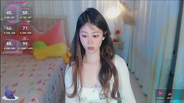 Aimee-520 online show from May 29, 2026, 6:44 am