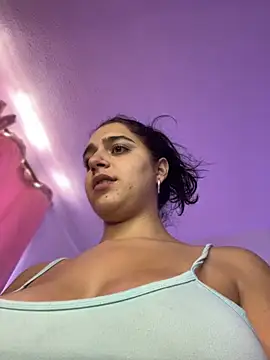 Alicia Ruiz online show from September 26, 2025, 5:06 pm