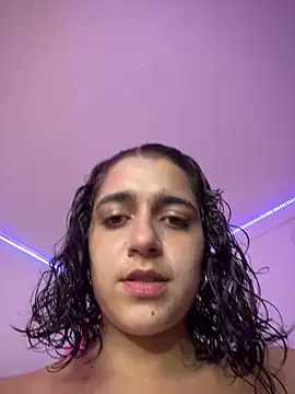 Snapshot of Alicia_Ruiz chatting on May 1, 2026, 8:02 pm Alicia Ruiz online show from May 1, 2026, 8:02 pm