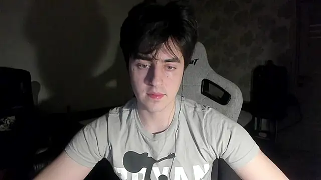 Knuckles17 online show from March 16, 2026, 4:33 pm