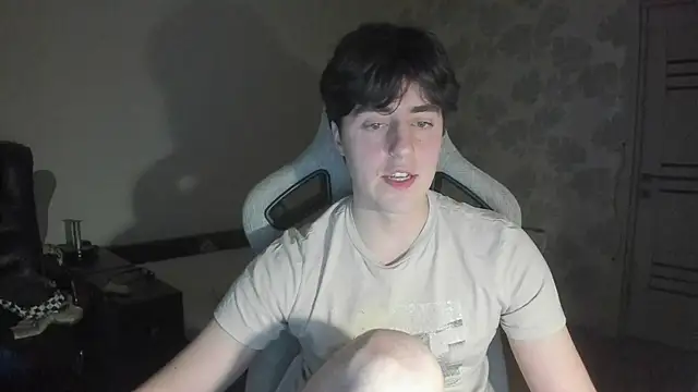 Knuckles17 online show from April 7, 2026, 6:19 pm