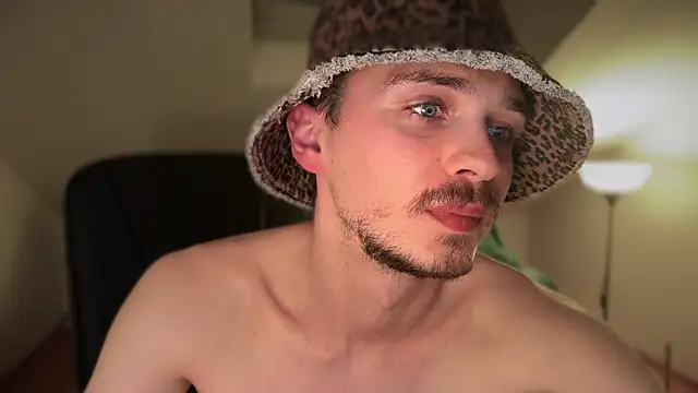 naked psy online show from March 10, 2025, 10:34 pm