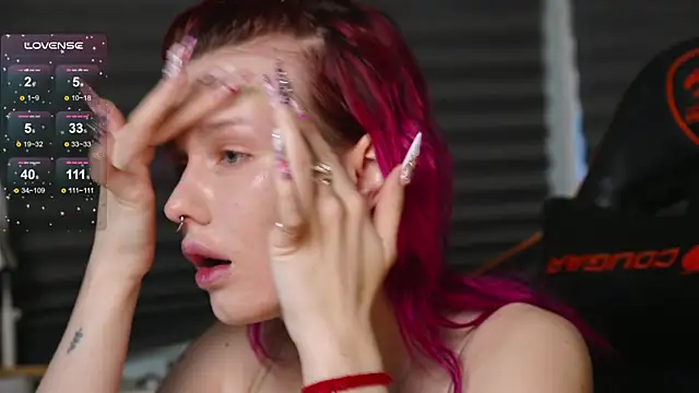 BlueCherryy online show from November 21, 2025, 12:37 pm